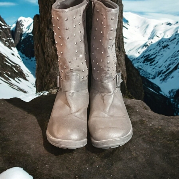 Union Bay woman's size 9 buckle boots with gunmetal accents - Picture 6 of 9